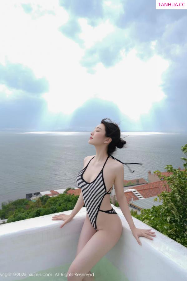 白露小猪  [XiuRen]高清写真图 2025.08.27 No.10698 白露lulu 黑白色比基尼第20张图片